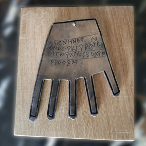 main d'Irulegi création en bronze